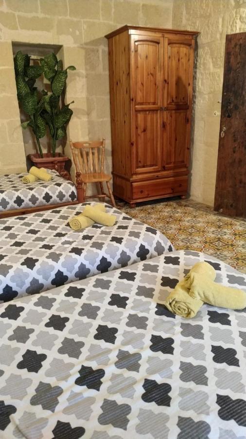 Ta’ Lorenzo Affittacamere San Lawrenz Esterno foto