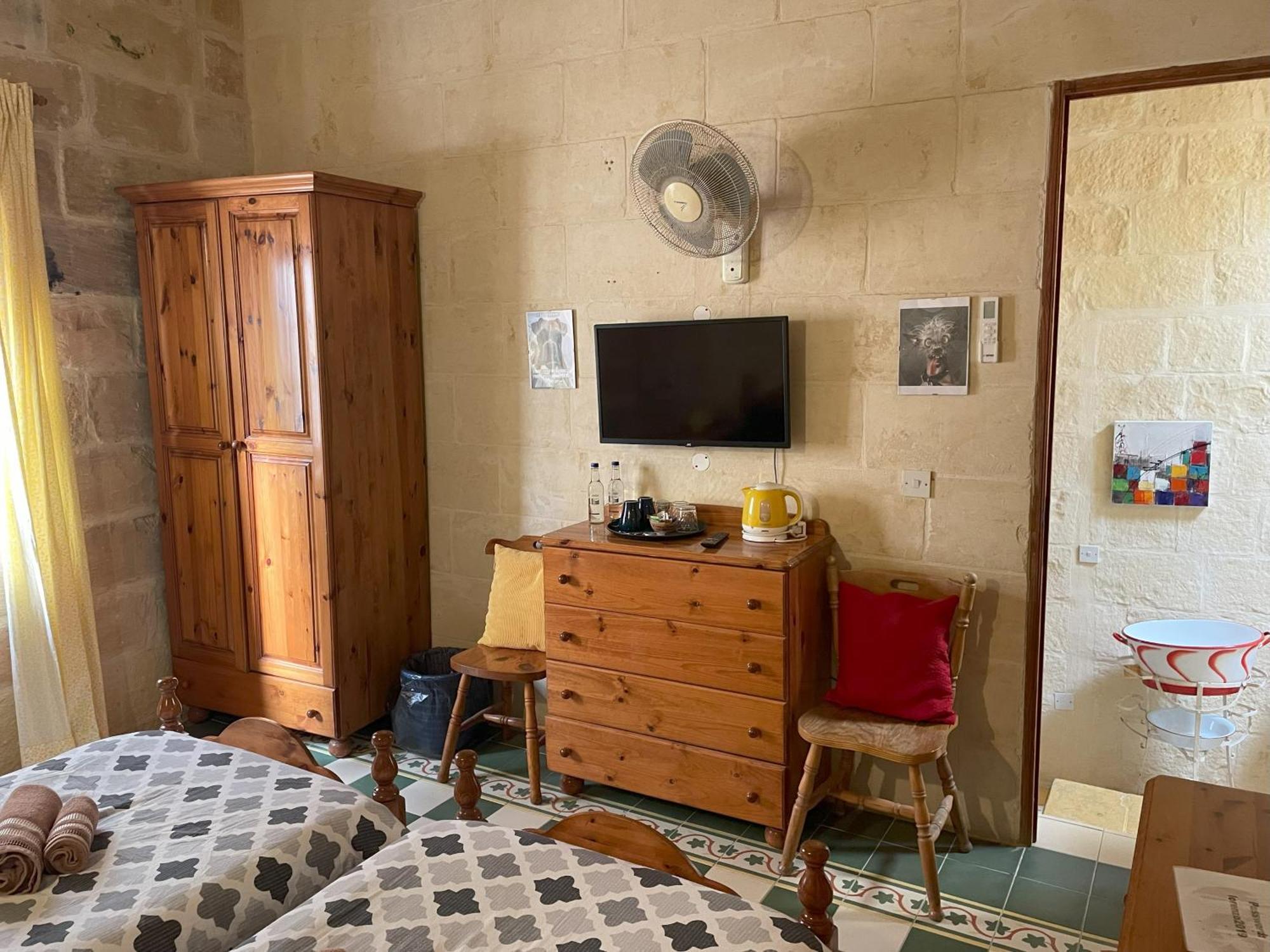 Ta’ Lorenzo Affittacamere San Lawrenz Esterno foto
