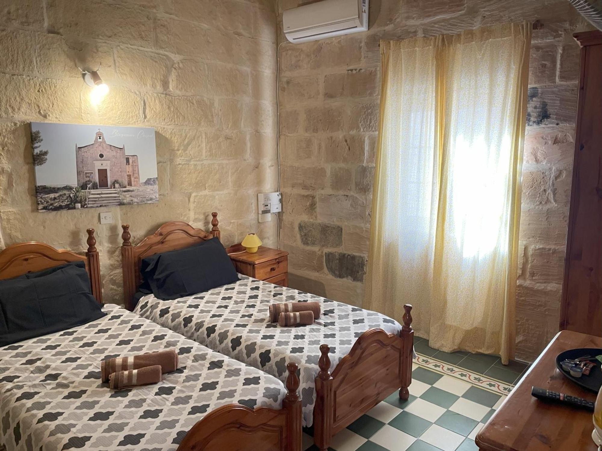Ta’ Lorenzo Affittacamere San Lawrenz Esterno foto