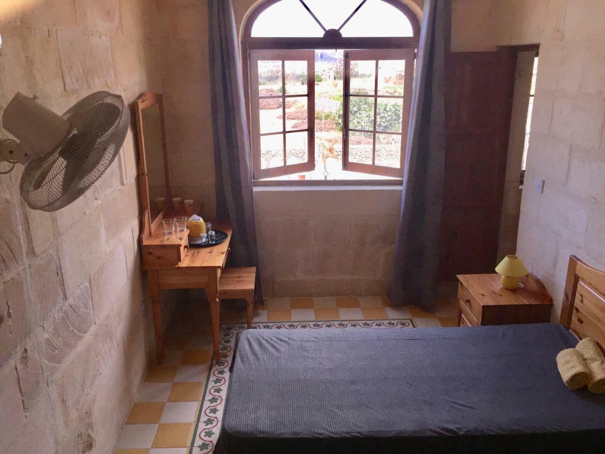 Ta’ Lorenzo Affittacamere San Lawrenz Esterno foto