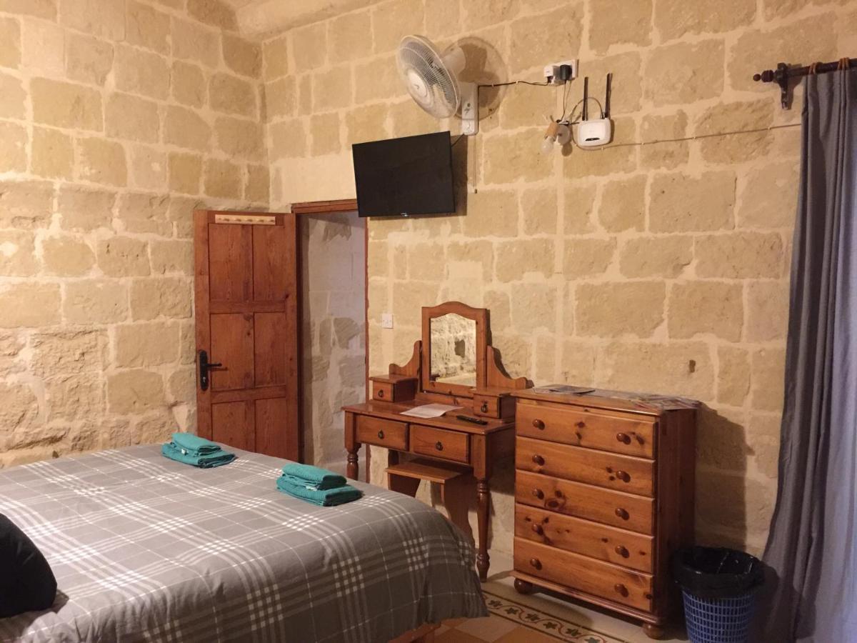 Ta’ Lorenzo Affittacamere San Lawrenz Esterno foto